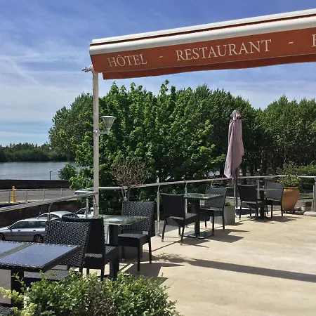 Hotel Le Pont Napoleon 2*