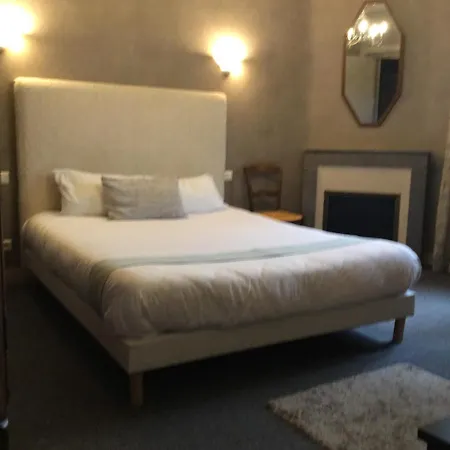 Le Pont Napoleon Hotel 2*