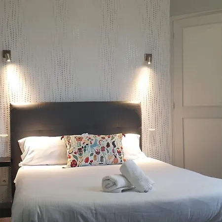 Le Pont Napoleon Hotel 2*